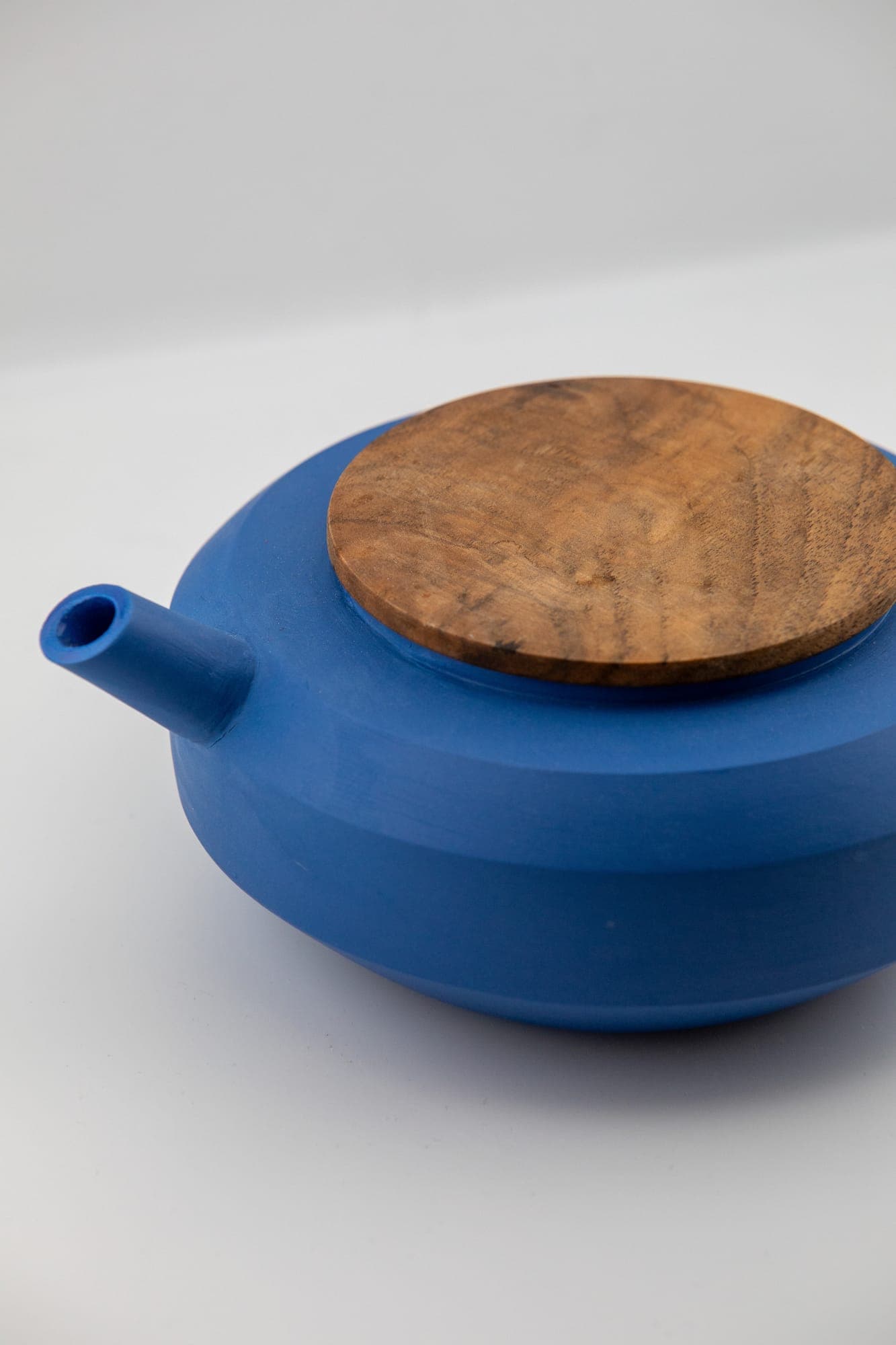 Cobalt teapot with wooden lid